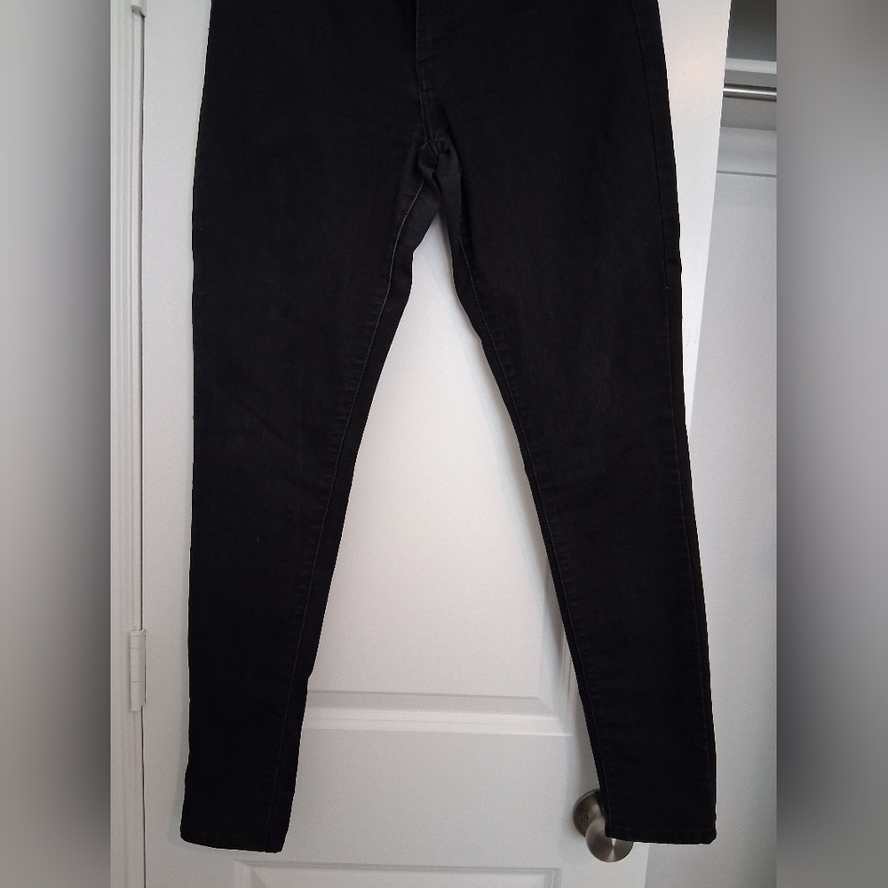 Levi's Women's Black Skinny Jeans - Picture 4 of 5